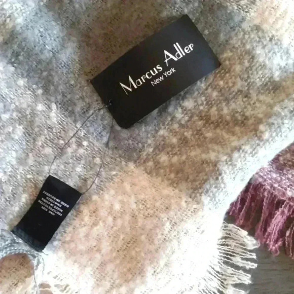 Marcus Adler Scarf NWT - Picture 2 of 2